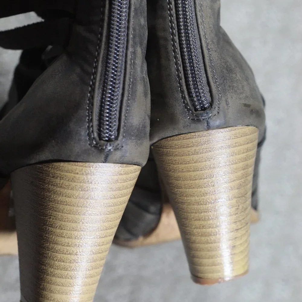 Mi iM Urban 04 Strappy Caged Stacked Heel Bootie